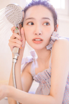 男男浴室吸乳PLAY
